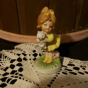 Kelvin ceramic figurine-